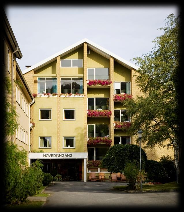 Skogli Helse- og Rehabiliteringsenter AS Etablert 1946 108 ansatte (ca. 74 årsverk) Ca.