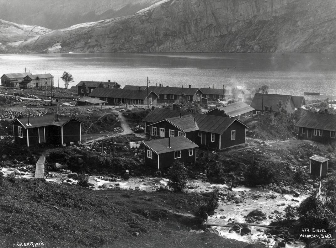 .. Men om Glomfjord begynner lenge før industrien Allerede på 1600-tallet dukker gårdene Gnr.