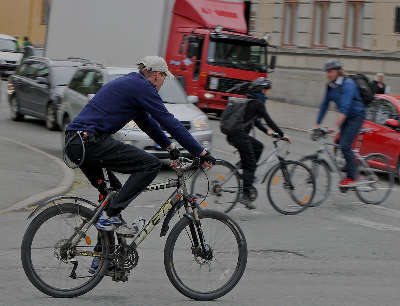 Safety in numbers Noen resultater av spesifikke analyser Jo flere gående og syklende, jo lavere er den individuelle risken for hver trafikant.