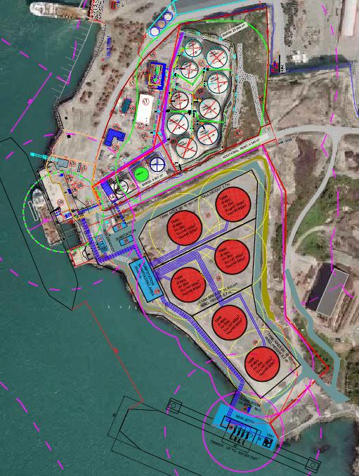 Figur 1-2. Planlagt råoljeterminal (nedre del av bildet) og eksisterende anlegg (øvre del av bildet).(figur: Alexela Sløvåg) Området har adkomst fra fv. 57 (Gulafjordvegen).