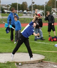 2 norske rekorder av Gneist. Gneist sine utøvere satt 2 norske rekorder i 2009: Marianne Benserud (J14) satte ny norsk bestenotering i stav for jenter 14 med flott 3,22.
