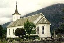 12 Hestehandlervisen med gamle kjenninger Erling Virkesdal Dale kirke barna og fortalte mange fortellinger i hjemmet. Hun hadde også et svært åpent hjem der det stadig var folk innom.