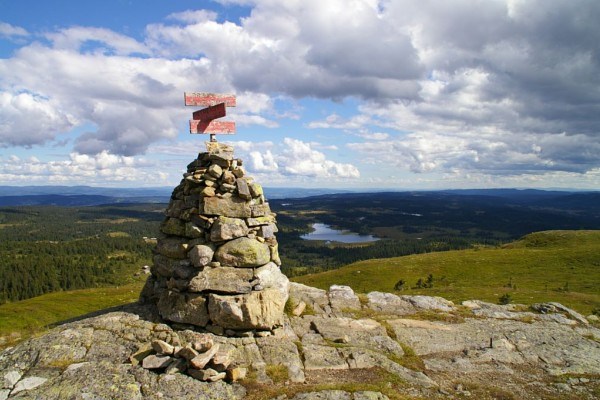 Utgangspunkt: Feplassen Skartlifjellet, (944 moh), Aust-Torpa - Utgangspunkt: Sveom Nylsfjellet, (ca 1017moh), (Nylsfjellrunden) Synnfjellet Obs: kassa står ikke på «den vanlige toppen», se kartmappe