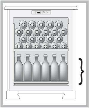 Seks flasker kan plasseres nederst i vinskapet.! Trehyllene er utstyrt med et spesielt blokkeringssystem, slik at flaskene ikke faller ut og knuses ved et uhell.