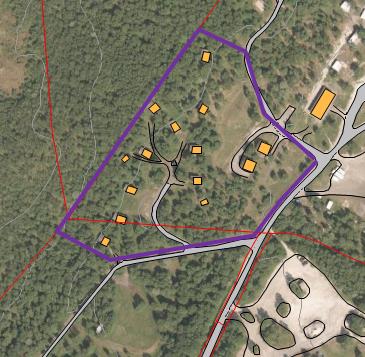 Område for campinghytter Området vest på campingplassen med campinghytter vist ved lilla avgrensning. Vest på campingplassen, sørvest for dagens servicebygninger, ligger et ca.