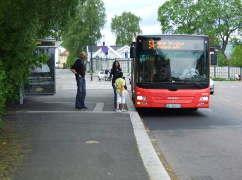 Taktile varslingsfelt og ledelinjer Høyere kantstein enklere