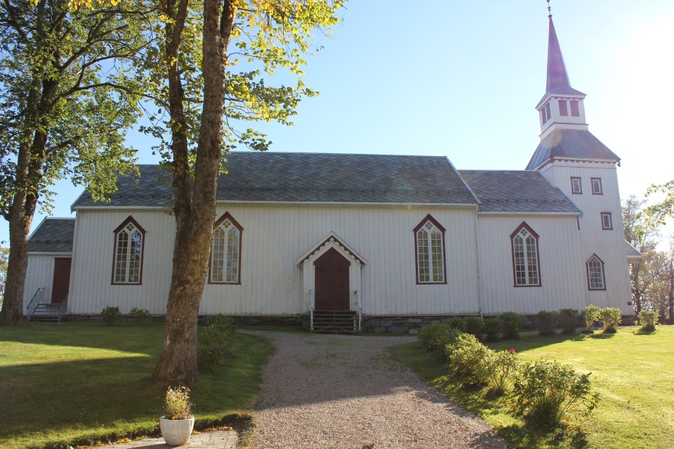 Kirken Litt info om kirke og kirkegård Maling av Namdalseid kirke sommeren 2014 Våren er i anmarsj og det nærmer seg konfirmasjon i Namdalseid kirke.