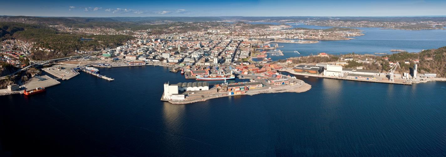 OM KRISTIANSAND HAVN KF Kristiansand Havn ligger naturskjønt til med kort avstand til Sør-Norges lune skjærgård.