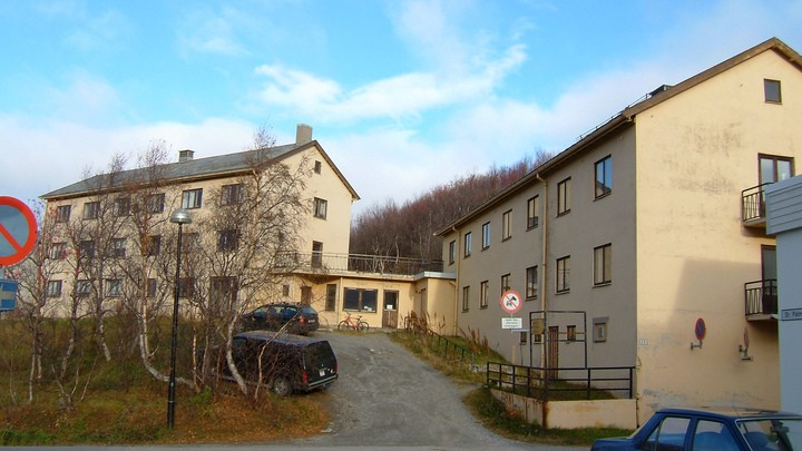 Volda sykehus, oppført 1960-tallet. Pikehjem og søsterhjem, Helse Finnmark Kirkenes. Oppført 1954.