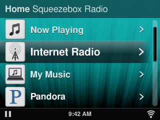 Når du er på hovedmenyen, viser tittellinjen navnet på Squeezebox-spilleren. Merk: Standardnavnet på Squeezebox-spilleren er Squeezebox Radio.