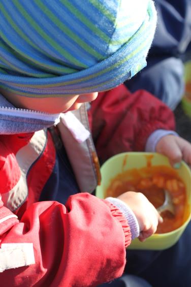 Innhold 1. Årsplanarbeid Årsplanens grunnlag Kidsa barnehager pedagogiske plattform Kidsa barnehager pedagogiske grunnsyn 2. Om barnehagen Barnehagens mål Barnehagens egenart 3.