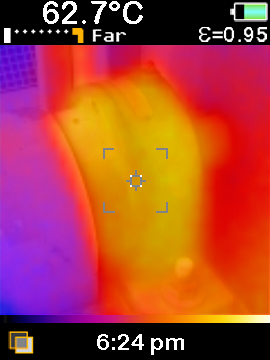 Målinger Visual IR Thermometer Målinger Temperaturmålingen for senterområdet vises øverst i displayet. Strålingsevneinnstillingen vises også øverst i displayet.