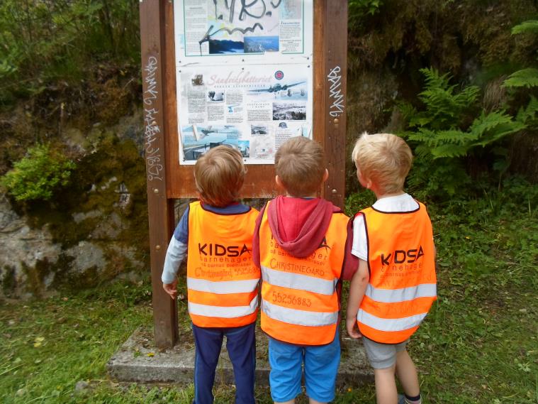 2. Om barnehagen Barnehagens mål for 2014-2015 Kidsa Christinegård har følgende fokus områder for barnehageåret 2014-2015 Natur, miljø og teknikk Naturen gir rom for et mangfold av opplevelser og