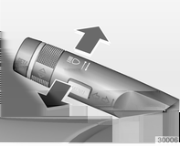 136 Lys Gjeldende status for den automatiske lyskontrollen vises i førerinformasjonsdisplayet i Uplevel-displayet eller Uplevel-Combi-displayet.