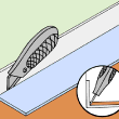 d) For renskjæring mot vegg kan en trefiberplate benyttes. Skjær i vinkelen som tegningen viser. 8. Tette skjøter.