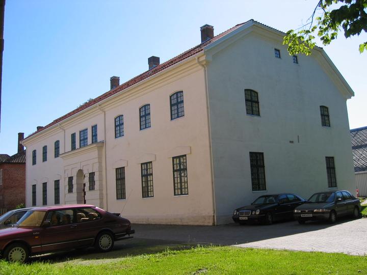 KOMPLEKS 420 KRIMINALASYLET I TRONDHEIM Eiendomshistorikk Bygningen har vært asyl under tukthusvesenet, psykiatrisk sykehus og fengsel, og huset fanger/pasienter i hele perioden fra 1835 til 1971.