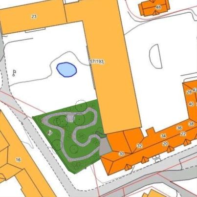 Plantegninger og beskrivelse av sansehagen N 4 18(2) 5 påskeliljer 8, 9, 8 martagonlilje 11(3) perleblomst 7 iris påskelilje 4 3 påskeliljer iris 12 peoner 1 Pergola 5 kjempekrage 13 14(2) høstfloks