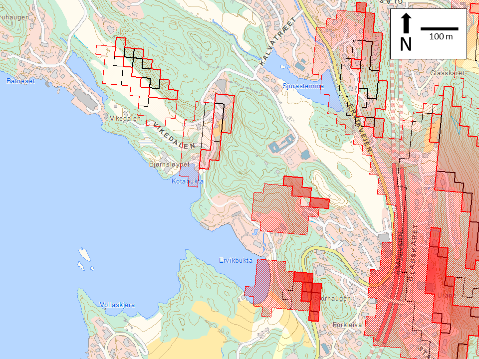 Figur 2: NVE sine aktsomhetskart for snøskred (rødt) og steinsprang (sort). Topografi Det undersøkte området er generelt sett småkupert (figur 3).