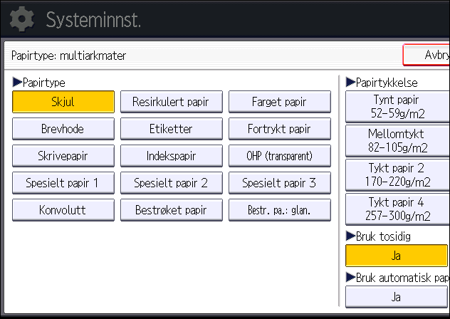 9. Legge i papir og toner Vanligvis kan bare én side av OHP-transparenter brukes for utskrift. Mat den inn med utskriftssiden ned.