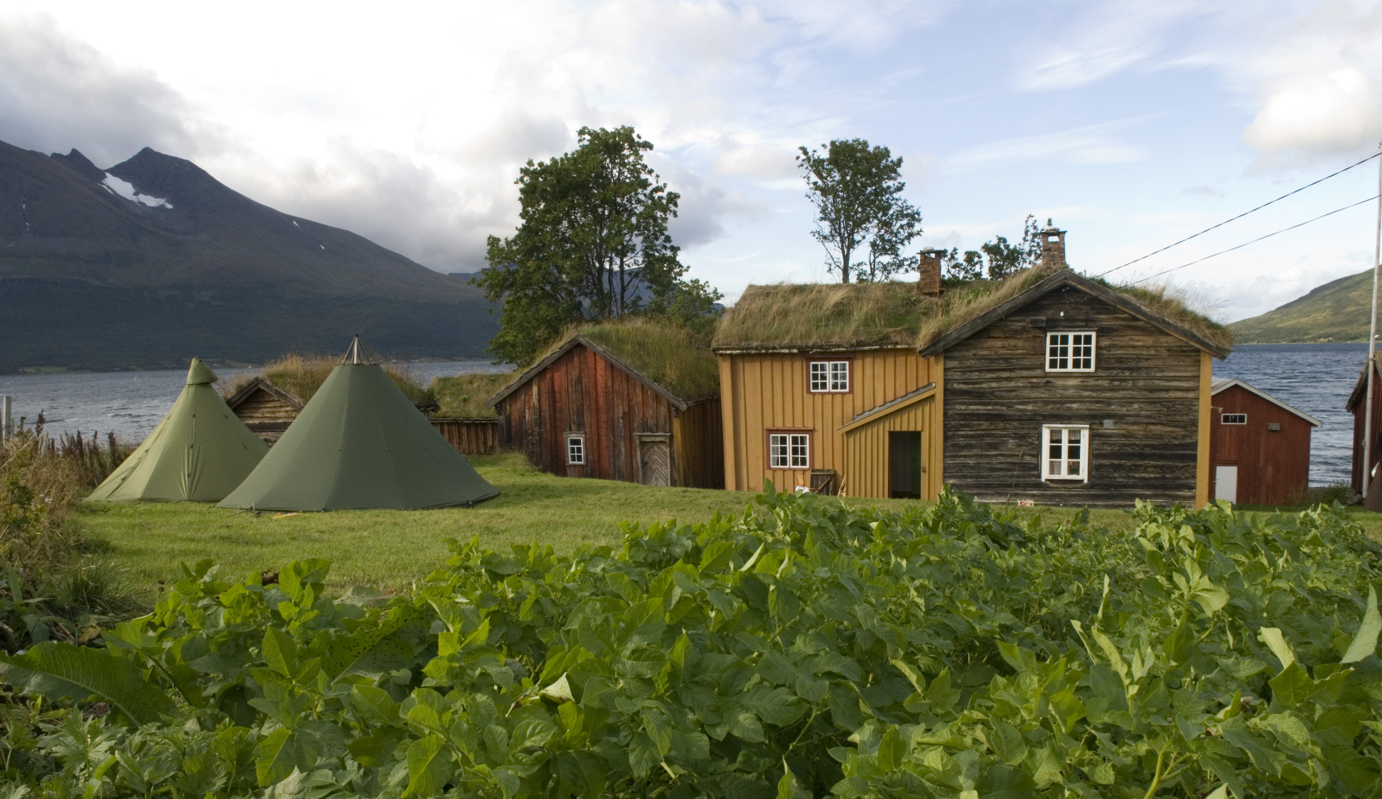 Velkommen til en kulturhistorisk reise til en Nordnorsk kystgård fra 1800-tallet Foto: Mari Hildung, Perspektivet Museum Det er en glede for Den kulturelle skolesekken å ønske velkommen til Straumen