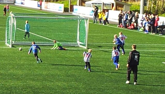 Høstputten Fotballturnering for gutter og jenter 6 10 år Årets store fotballfest på Ebbemyra (fakta