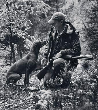 Kombinasjonen av spenning, å være ute og gleden over å få til noe sammen med hunden er det som er drivkraften min med jakt, sier Johan H.