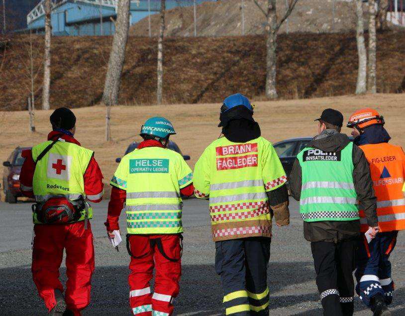 74 12 10 47 Økonomisk kriminalitet: politiadvokat Amund Sand, tlf. 74 83 91 31 Familievold og sedelighet: politioverbetjent Tor Burmo, tlf.