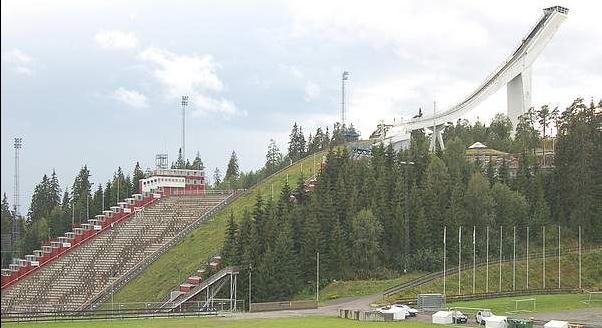 Holmenkollen in 2010 Tre hovedutfordringer: - Manglende omfangsstyring fra start.