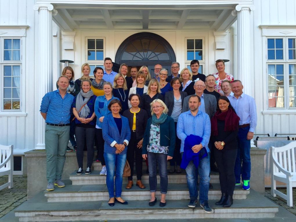 Nytt fra Fremtidens Operasjonsrom Forskningsavdelingen samlet på seminar! Fremtidens operasjonsrom har siden januar vært en del av Forskningsavdelingen, og har i den anledning vært med på seminar.