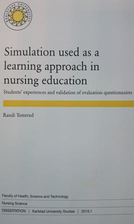 RANDI TOSTERUD KONKLUSJON: Simulering med ulik realisme kan benyttes i sykepleierutdanningen. Studentene foretrakk de tradisjonelle måtene å lære på det de er vant med.