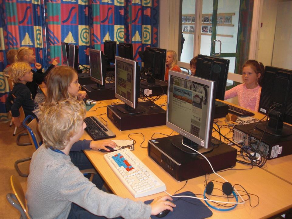IKT Annenhver uke får elevene IKT undervisning De skal lære seg grunnleggende