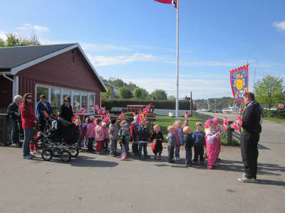 Mai Fri!! Fevikmesse Russetur til byen Mini 17. mai Gabriel 4 år Vi går i tog /Kr.himmelfart Planleggingsdag Noah 4 år 1. Pinsedag 2. Pinsedag 31... onsdag, torsdag og fredag!