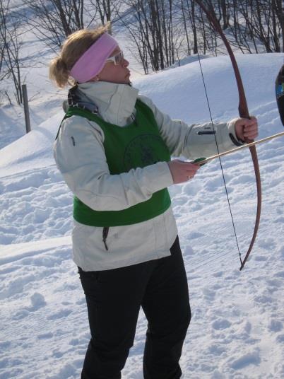 En hyggelig stund med musikk, drikke og bål sammen med kolleger og venner i Slaatta Basecamp.