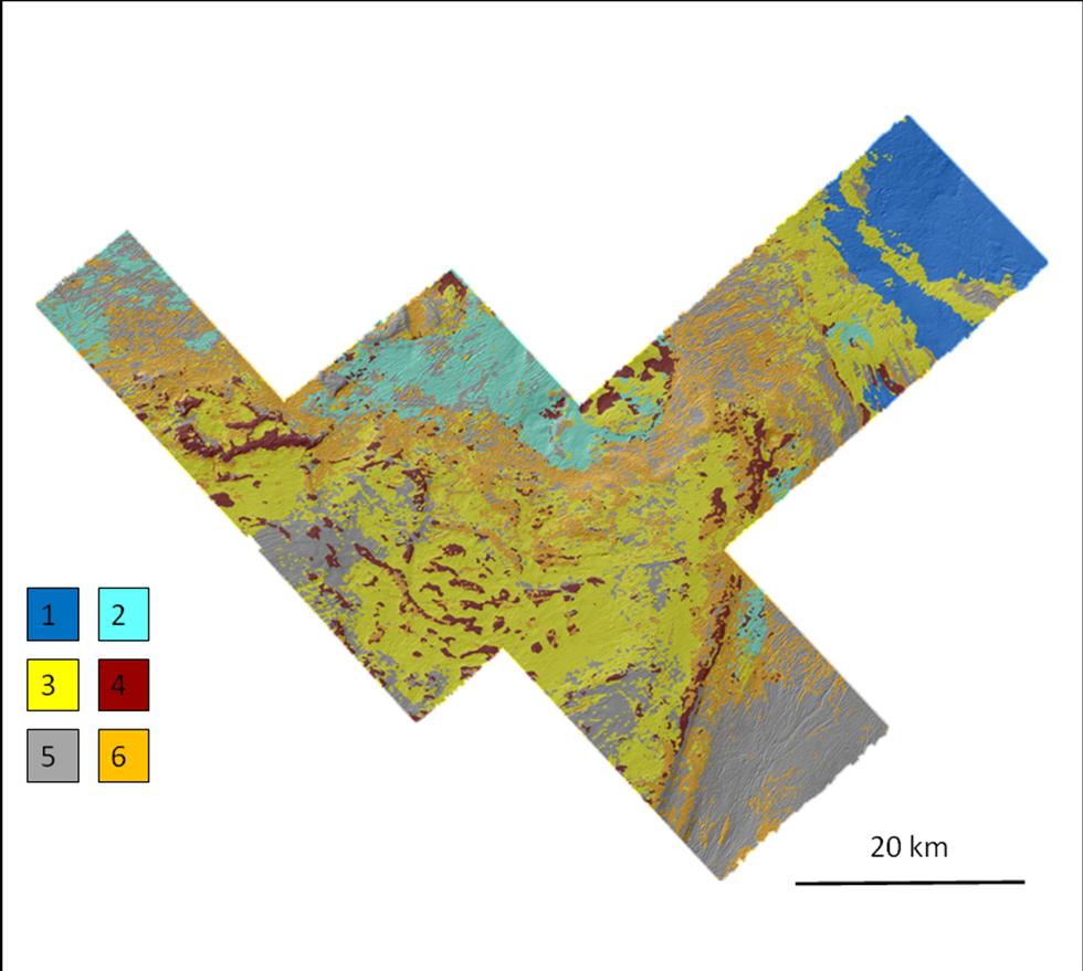 Data fra flerstråle-ekkolodd gir variabler for vanndyp, backscatter (hardhet og sammensetning av havbunnen) og en rekke topografiske indekser. Naturtypekart for østlige del av Tromsøflaket.