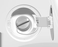 146 Kjøring og bruk Tanklokkdekselet kan bare åpnes når bilen er låst opp. Trykk på klaffen og åpne. Åpne ved å dreie lokket langsomt mot venstre.
