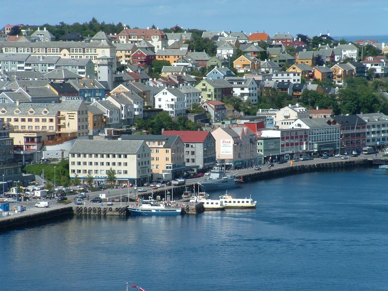 NAV Kristiansund Sluttrapport Periode januar 2013 mars 2014 Prosjektgruppa ved Wenche Rolland, Anett Hauknes, Per Ola Harstad