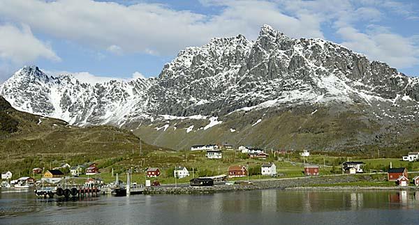 Sør-Tverrfjord Eier: Finnmark fylkeskommune Sted: Sør-Tverrfjord Type: Ferjekai Merknad: Ferjekaien i Sør-