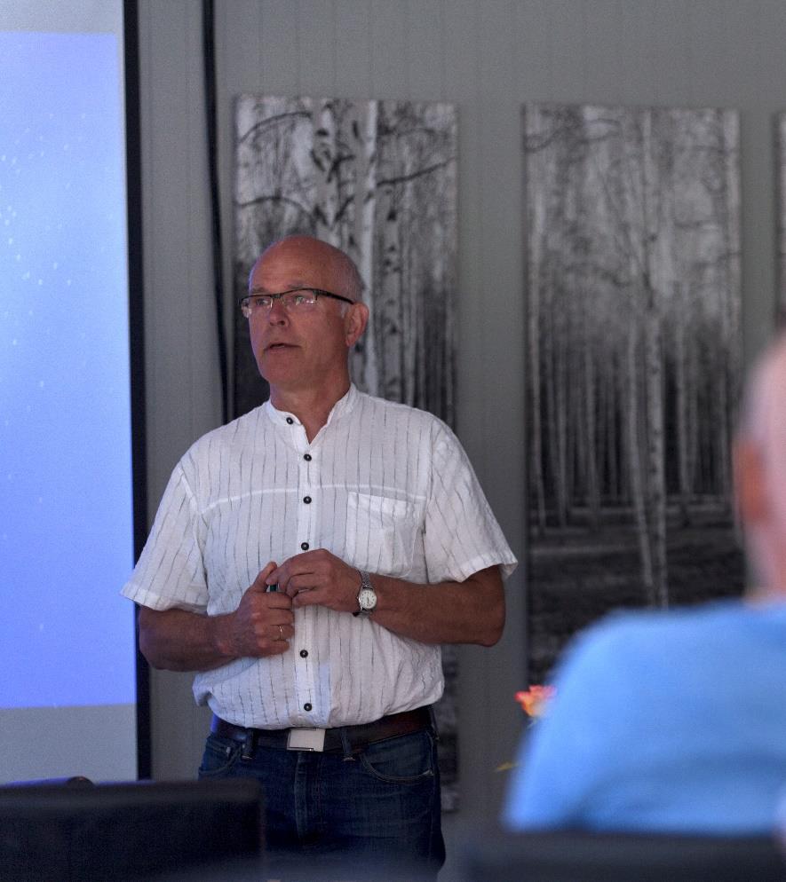 Ei samarbeidselv i kvart fylke Fylkesvis utstillingsvindauge Representant for SNVF Prosjektleiar for