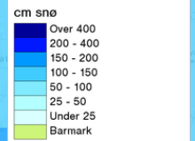 Barflekker med skrinn vegetasjon er viktige beiter, mens snøen fortsatt ligger dyp i fjellet tidlig i mai.