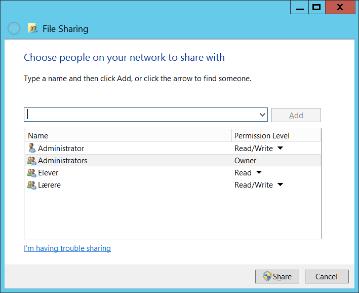 Vi lager først en katalog C:\felles. Nå kan vi høyreklikke på felles og velge Share With - Spesific People. Nå kan vi velge hvem som skal ha tilgang til området.