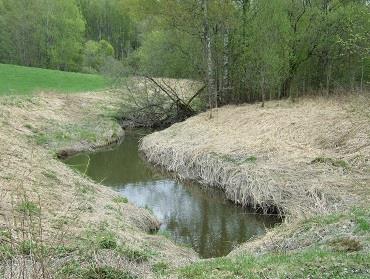 BØLSTADBEKKEN Vassdrag: Årungenvassdraget Vannforekomst (PURA): 14 Vannforekomst (Vann-nett): 005-56-R Beliggenhet: Ås Vanntype: 11 (leirpåvirkete elver) Påvirkning: Eutrofiering Tilførselsbekk til