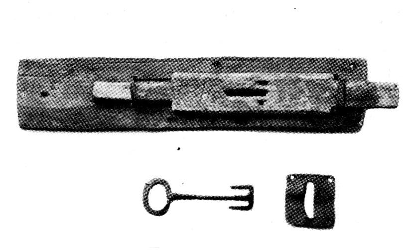 Figur 5. Forslag til lås for kroknøkkel med U- formet skjær (etter Ilkjær 1993a:figur 133). Figur 6. Kroknøkkel med draglåsprinsipp og fallbommer som sperreanordning (Erixon 1946:figur 6). Figur 7.