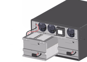 Figur 44 Trekke ut batteripakkene Modeller 5000 og 6000 VA Modell 10000 VA Intern batteripakke Batterihåndtak Trekk ut med batterihåndtaket  Intern batteripakke Batterihåndtak Trekk ut med