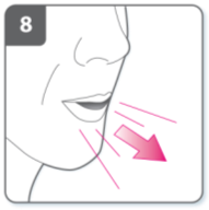 Pust ut: Før du tar munnstykket i munnen, pust helt ut. Ikke blås inn i munnstykket. Inhalere medisinen For å få medisinen langt ned i lungene: Hold inhalatoren som vist på bildet.