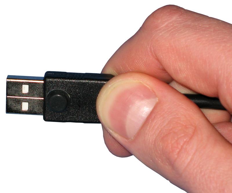 Tilkobling Når Scholar HD er utfoldet og i riktig posisjon, kan den tilkobles en PC eller laptop. En USB inngang på PC`en må være ledig. Nedenfor ser du er bilde av en USB inngang på en bærbar PC.