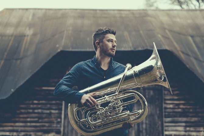 Søndag 03.04. 19:30 KONSERT Molde domkirke Daniel Herskedal - tuba Magnus M.