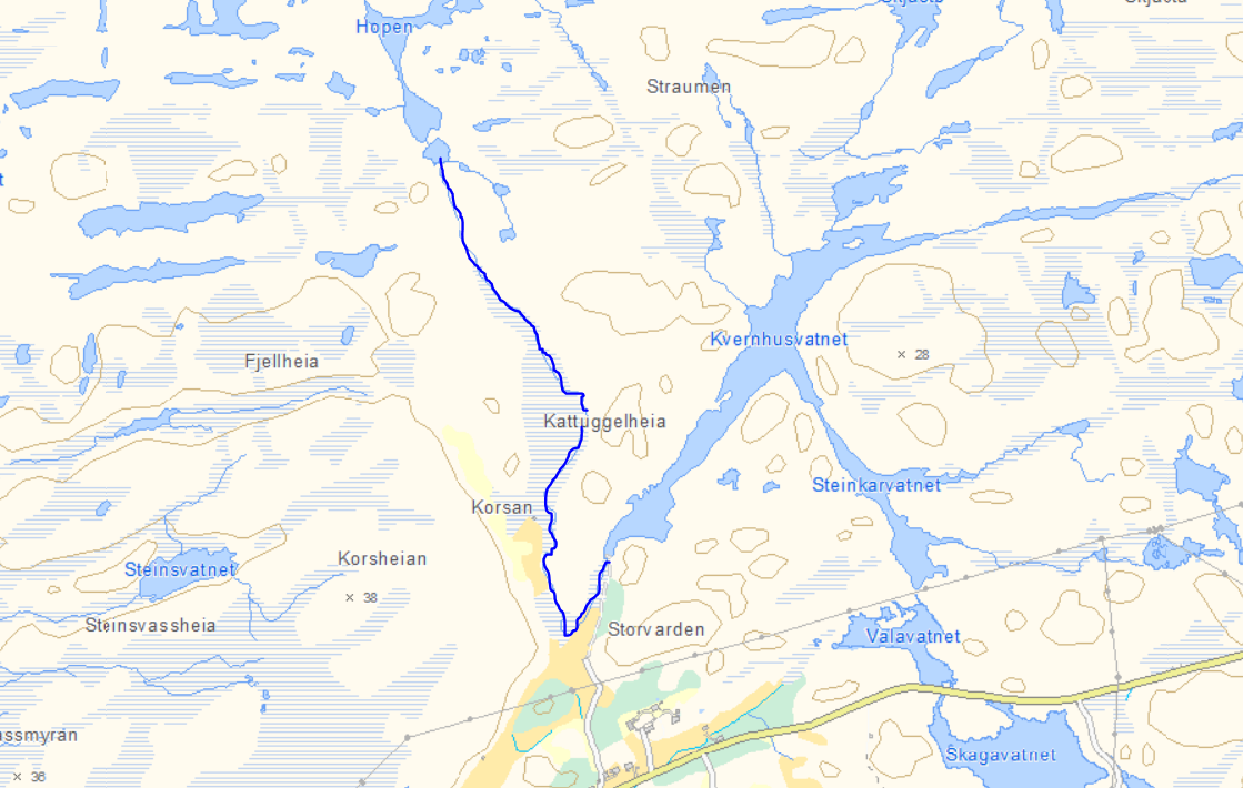 Figur 65. Kvernhusvatnet og utløpsbekken mot nord til sjøen i Hopen.