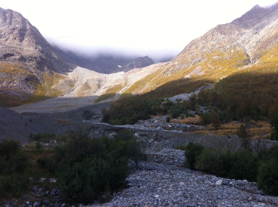 Klimaprofilen omtaler Hvilke klimaendringer: Temperatur Nedbør Vind Snø Effekter på hydrologi: Flom og vannføring (dagens klima, observerte endringer og framtidige endringer) Hvor NVE har laget