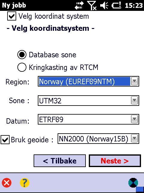 Velg Koordinatsystem. Når man benytter kontrollfil, kan jobben startes med den importerte jobbens koordinatsystem, eller velge annet koordinatsystem fra databasen.