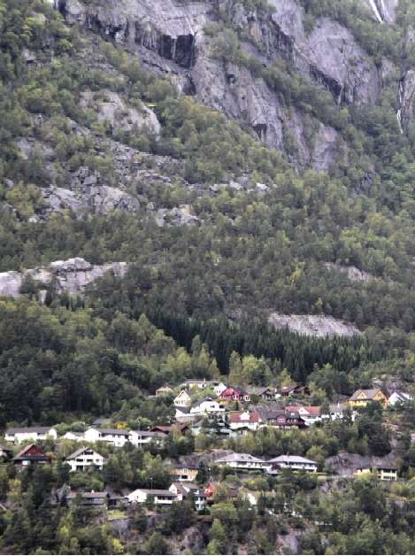 Forberedelse: Gjøre seg kjent med innhold og betydningen av dataene Eksempel: Skredfaresoner 100-årssoner kan det gå flere skred hvert hundrede år. Her vil all bebyggelse være forbudt.